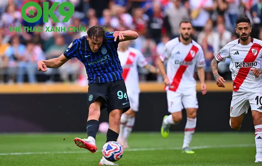 Francesco Esposito mở tỷ số cho Inter Francesco Esposito mở tỷ số cho Inter