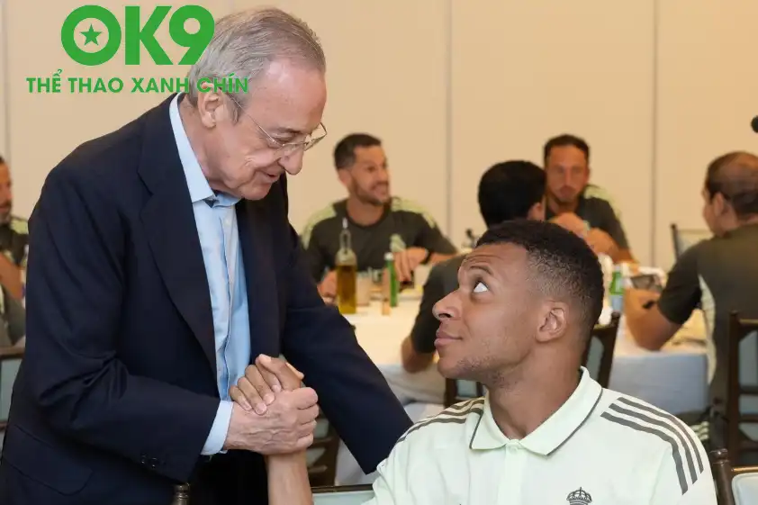 Tiền đạo người Pháp phá vỡ hàng loạt kỷ lục ngay trong mùa giải đầu tiên cùng Real Madrid. Ảnh: CLB Tiền đạo người Pháp phá vỡ hàng loạt kỷ lục ngay trong mùa giải đầu tiên cùng Real Madrid. Ảnh: CLB