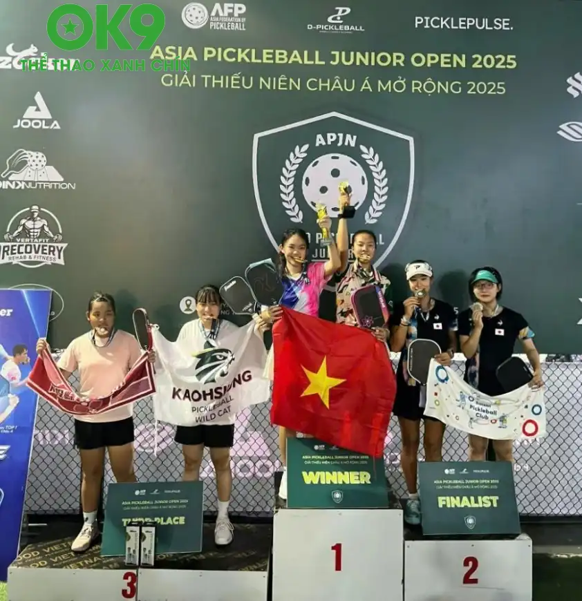 Jolie Lam và Phương Anh thi đấu sự ăn ý trong suốt hành trình vô địch Jolie Lam và Phương Anh thi đấu sự ăn ý trong suốt hành trình vô địch