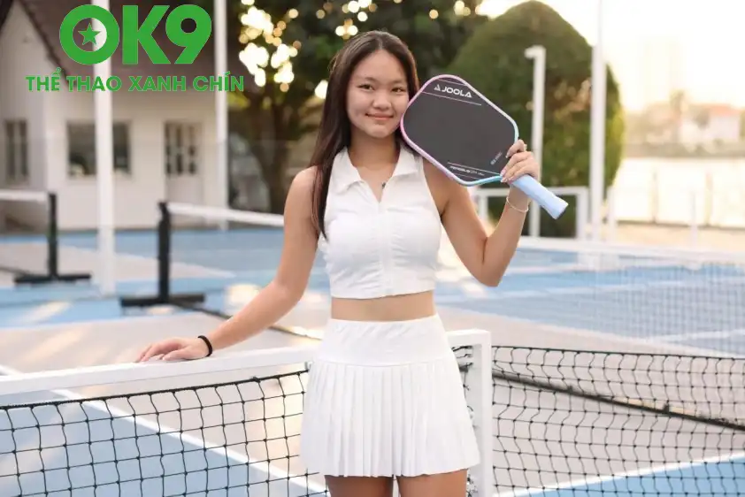 Jolie Lam là một trong những tay vợt nữ sáng giá ở Việt Nam hiện tại Jolie Lam là một trong những tay vợt nữ sáng giá ở Việt Nam hiện tại