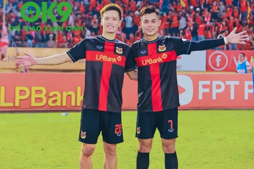 Hoàng Đức (trái) vẫn đang là ngôi sao sáng nhất ở cả CLB lẫn ĐTQG Hoàng Đức (trái) vẫn đang là ngôi sao sáng nhất ở cả CLB lẫn ĐTQG