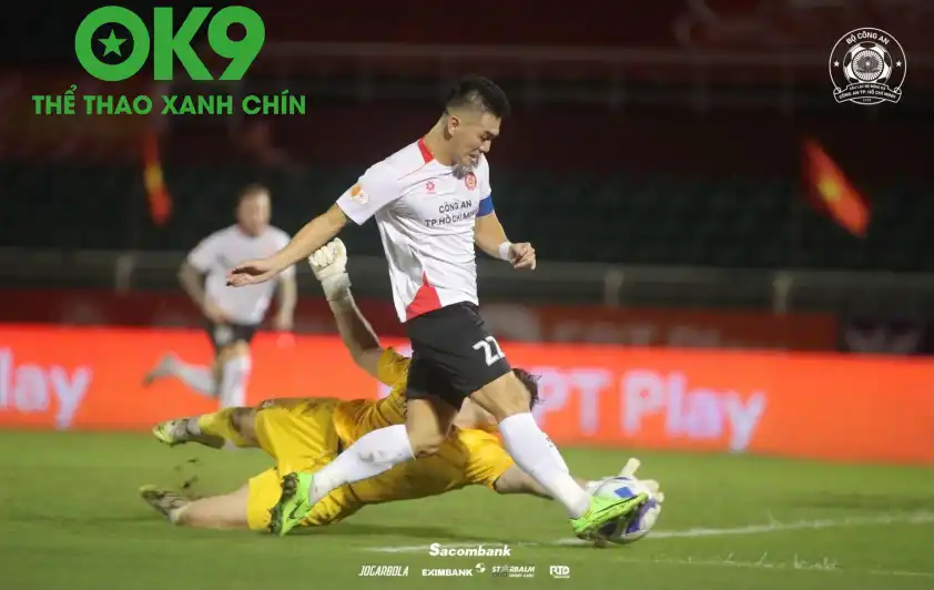 Tiến Linh liên tục bỏ lỡ cơ hội ghi bàn trước Ninh Bình (Ảnh: CATPHCM) Tiến Linh liên tục bỏ lỡ cơ hội ghi bàn trước Ninh Bình (Ảnh: CATPHCM)